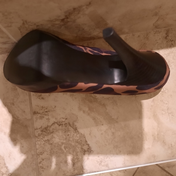 Alfani Brown Leopard Print size 6 heels - Picture 5 of 6